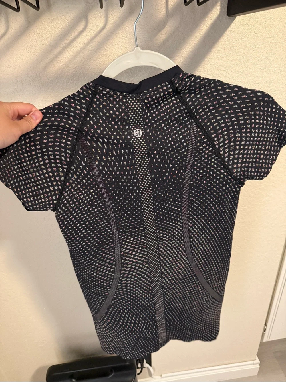 Lululemon Swiftly Tech Short Sleeve 2.0 Black Patterned Running Shirt Size 4